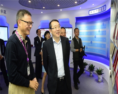南山区区委书记王强一行赴高德娱乐电子考察调研